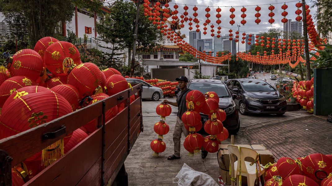 Die Vorbereitungen zur Feier des chinesischen Neujahrs sind in vollem Gange.