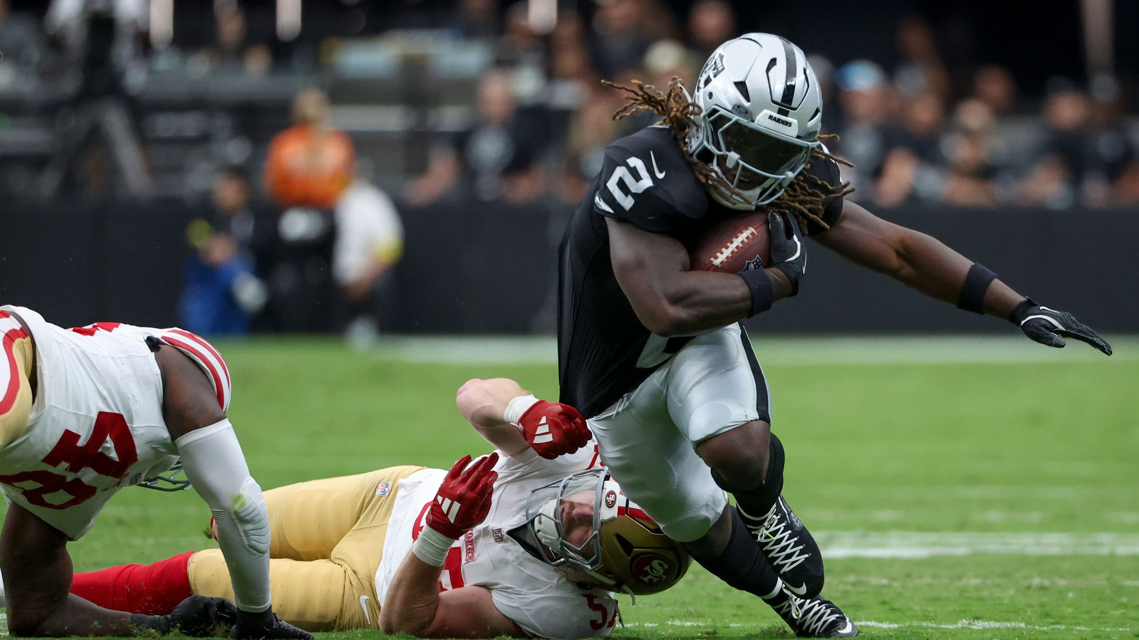 <em><strong>NFL-Wettquoten: Offensive Rookie of the Year 2025</strong><br>Einige NFL-Rookies haben bereits in der Preseason auf sich aufmerksam gemacht. Doch wer folgt auf Jayden Daniels und holt sich den Award zum Offensive Rookie of the Year? Laut Buchmachern gibt es zwei klare Favoriten.&nbsp;<strong>ran</strong> zeigt die aktuellen Wettquoten (Quelle: Fanduel, Stand: 20. August 2025).</em>