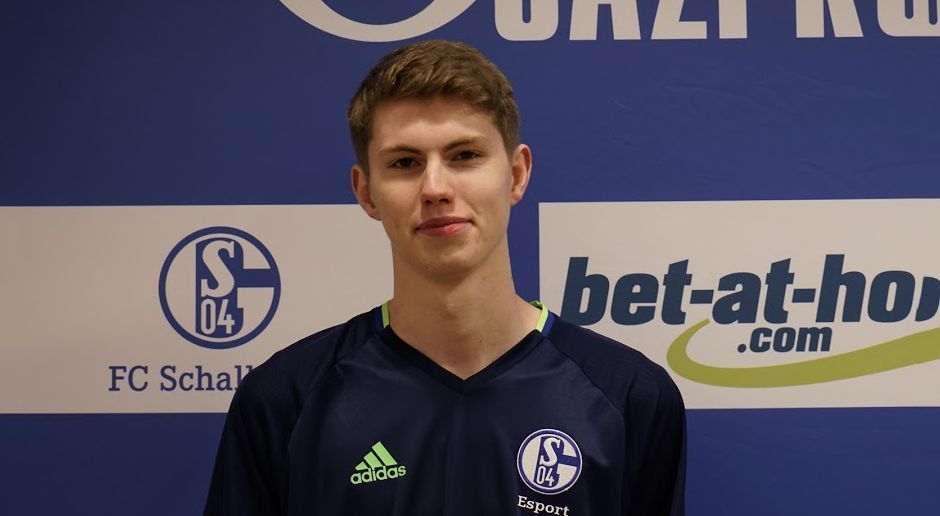 
                <strong>Tim "Tim_Latka" Schwartmann (Schalke 04 Esports)</strong><br>
                Schwartmann ist zwar erst 19 Jahre alt, doch in der vergangenen FUT Champions-Saison spielte der deutsche Youngster schon stark auf. Der Schalke-Profi erreichte sowohl das FUT Regional in Paris als auch das in Madrid. 
              