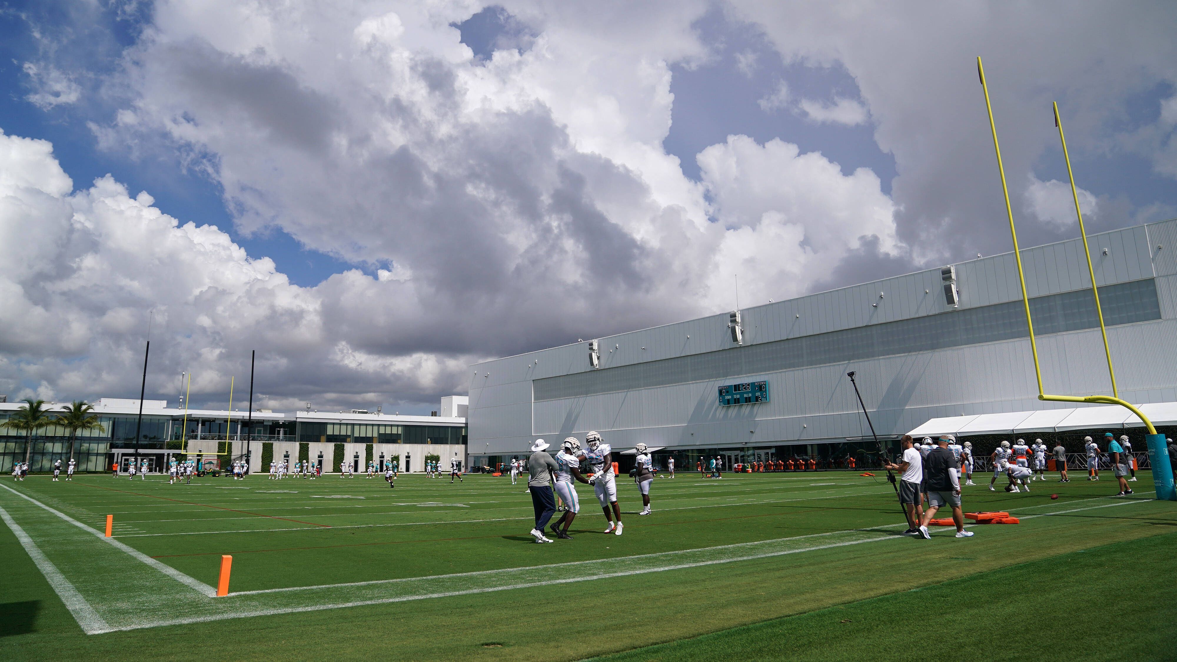 <strong>Miami Dolphins</strong><br>Baptist Health Training Complex<br><em>Baukosten: 135 Millionen US-Dollar (2021)</em>