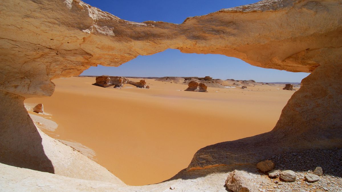 Sahara Ägypten, Weiße Wüste, bizarre Sandsteinfelsen, Naher Osten, Afrika 458744836