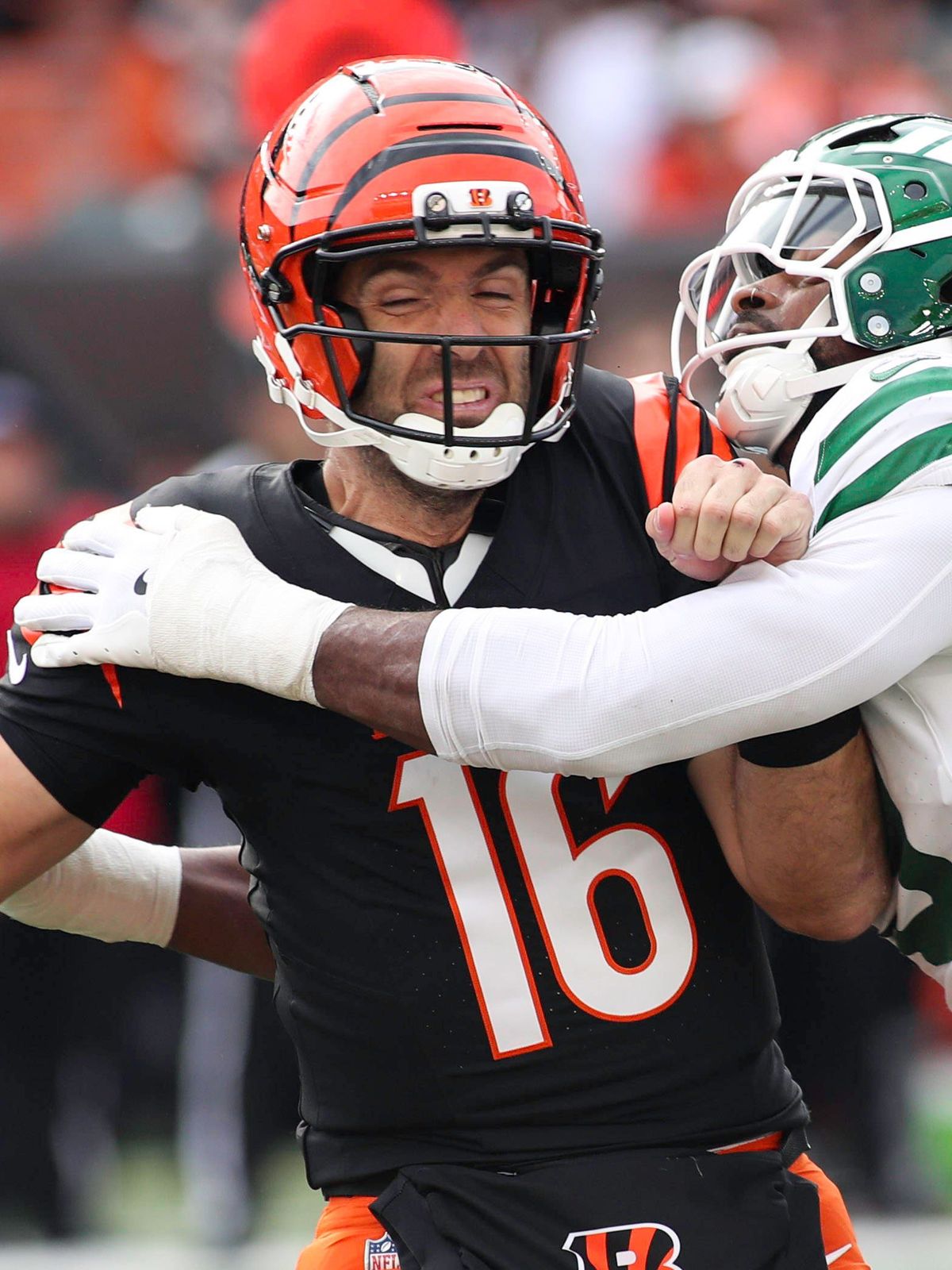 October 26, 2025: New York Jets EDGE Will McDonald (right) sacks Cincinnati Bengals QB Joe Flacco during WEEK 8 of the NFL, American Football Herren, USA regular season between the Cincinnati Benga...