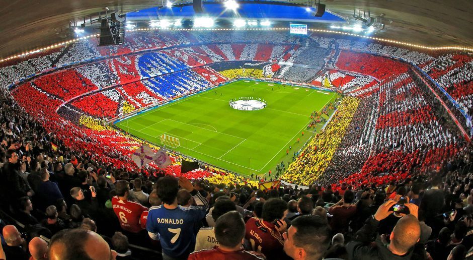 
                <strong>Fakt 3: Zuschauermagnet Champions League</strong><br>
                Der Gegner stand noch nicht einmal fest, da war die Allianz Arena für das Champions-League-Halbfinale schon mehr als ausverkauft. Der FC Bayern hatte eigenen Angaben zufolge zum Verkaufsstopp am 4. April mehr als 250.000 Anfragen vorliegen. Bei internationalen Spielen dürfen allerdings nur 70.000 Menschen in die Arena. Wer unter euch gehört zu den Glücklichen, der eine Karte ergattern konnte?
              