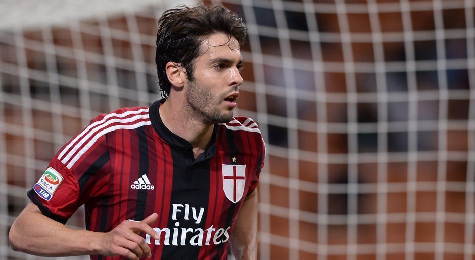 
                <strong>Kaka</strong><br>
                Mittelfeld: Kaka - Spielte von 2003 bis 2009 für Milan. Der Spielmacher aus Brasilien hob AC Mailand in seinen besten Jahren auf ein absolutes Weltklasselevel. In 307 Spielen erzielte er 104 Tore und bereitete 55 weitere vor. Nicht ohne Grund wurde er 2007 zum Weltfußballer des Jahres erklärt.
              