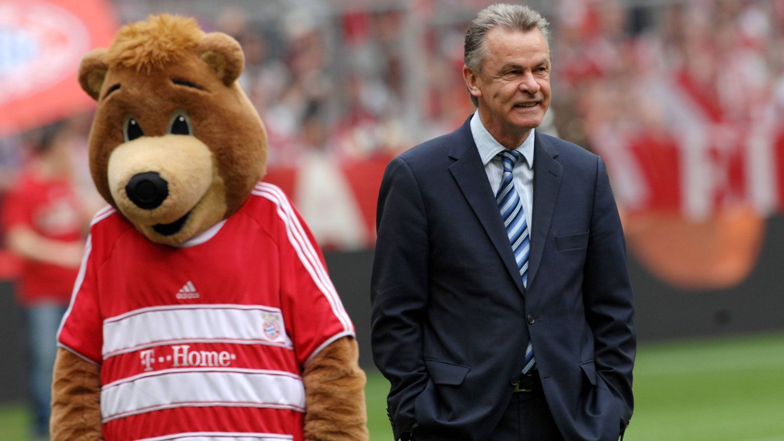 
                <strong>Ottmar Hitzfeld (2. Amtszeit)</strong><br>
                &#x2022; Bayern-Trainer von Januar 2007 bis Juni 2008<br>&#x2022; Tage im Amt: 516<br>&#x2022; Bilanz der ersten sechs Spiele: drei Siege, drei Niederlagen<br>
              