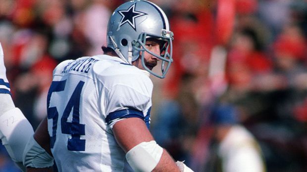 
                <strong>Defensive Tackle: Randy White</strong><br>
                Defensive Tackle: Randy White. Super-Bowl-Gewinner XII, Co-MVP XII mit den Dallas Cowboys.
              