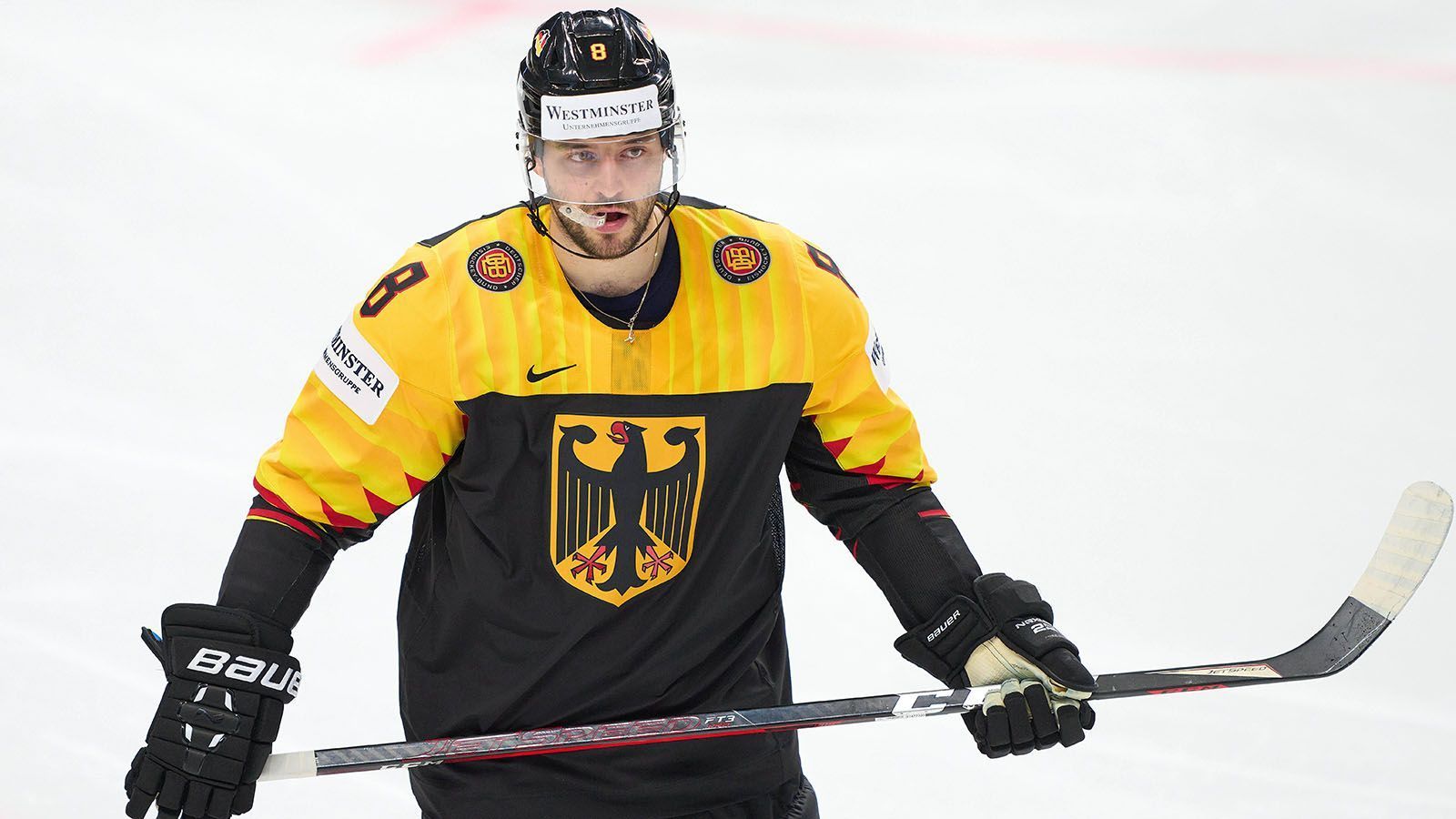 
                <strong>Tobias Rieder (Angriff)</strong><br>
                Der gebürtige Landshuter wurde bereits 2011 von den Edmonton Oilers an 114. Stelle gedraftet und läuft seither ununterbrochen in der besten Eishockey-Liga der Welt auf. Seit der vergangenen Saison steht er bei den Buffalo Sabres unter Vertrag und erzielte dort zuletzt sieben Scorerpunkte.
              