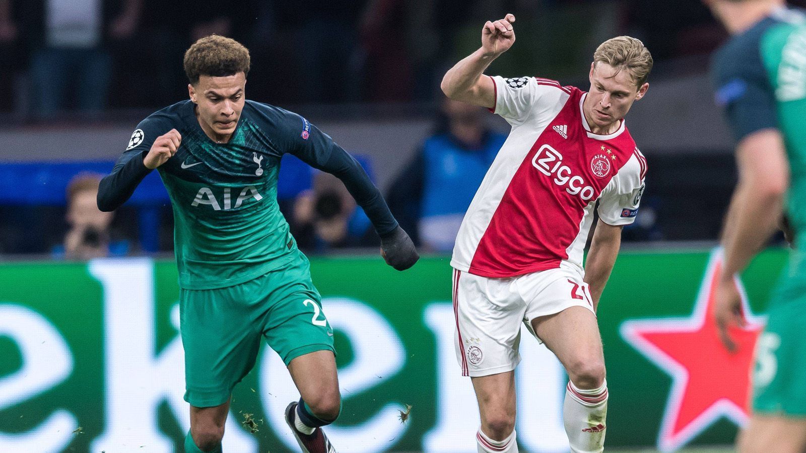 
                <strong>Frenkie de Jong (Ajax Amsterdam)</strong><br>
                Hält van de Beek für dessen Offensivaktionen den Rücken frei. Kann Lucas beim 2:1 nicht am Torabschluss hindern. Hat in der 90. die Chance, den Sack zu zumachen, scheitert aber an Lloris. ran-Note: 3
              