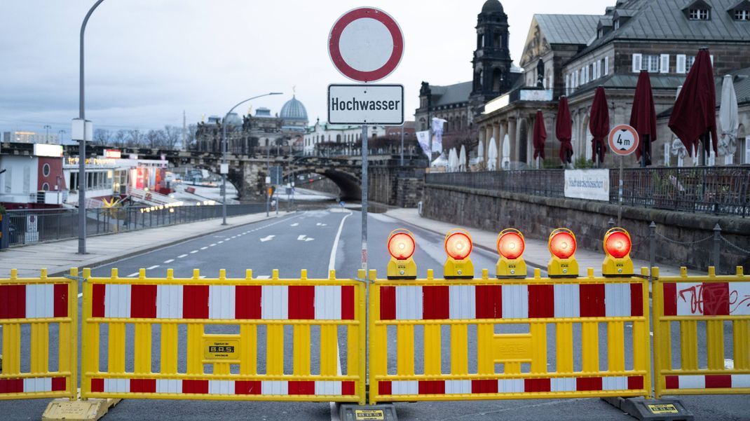 Die Hochwasserlage in Teilen Deutschlands bleibt angespannt. Lediglich Dresden kann aufatmen.