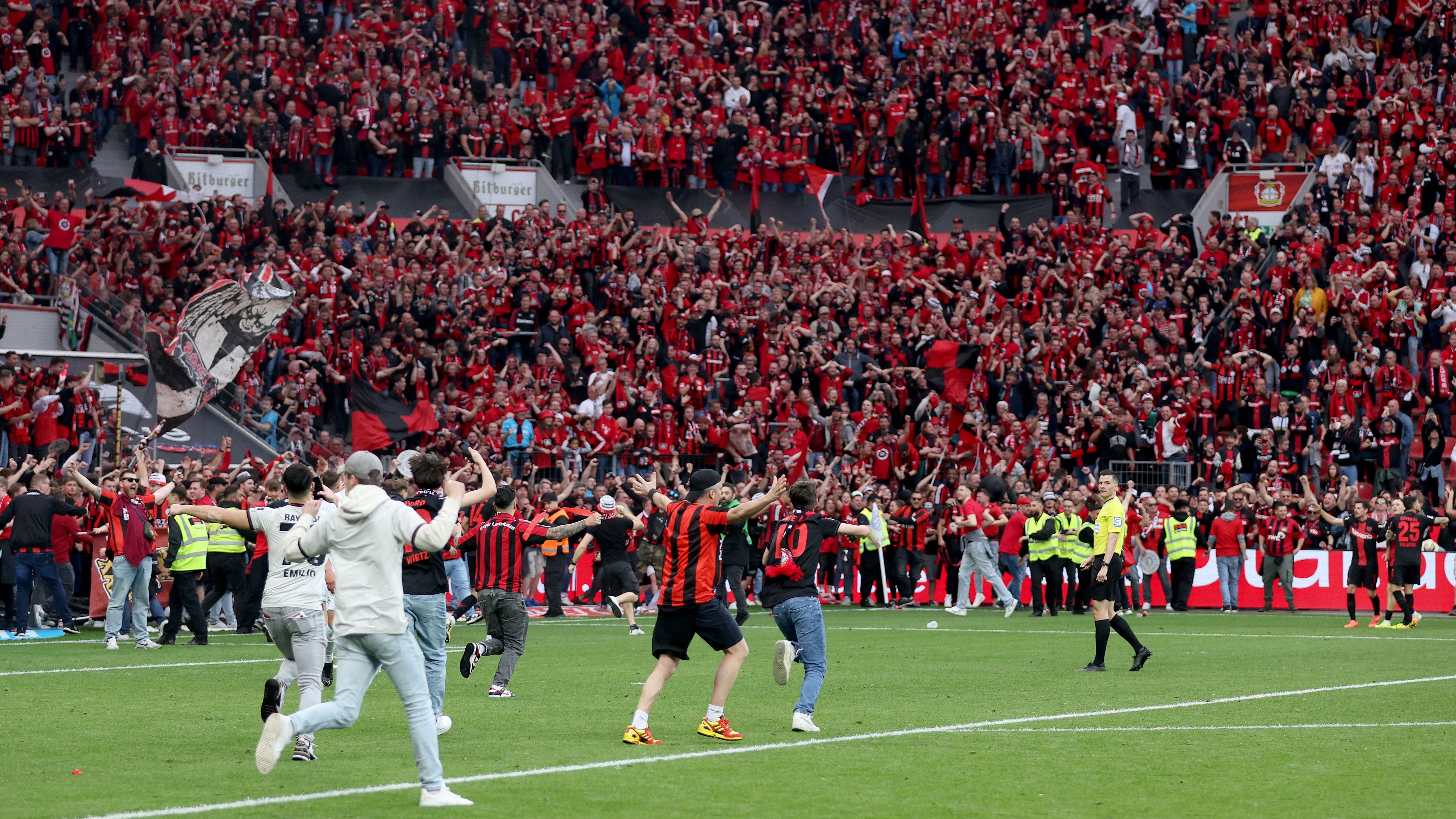 <strong>Krone (Österreich)</strong><br>Das lange Warten von Bayer Leverkusen hat ein Ende: Die Werkself machte gegen Werder Bremen vorzeitig den ersten Meistertitel perfekt. Leverkusens Meisterstück in der 29. Runde ist das drittfrüheste der Ligageschichte. Nur die Bayern hatten zweimal früher eine Entscheidung herbeigeführt.