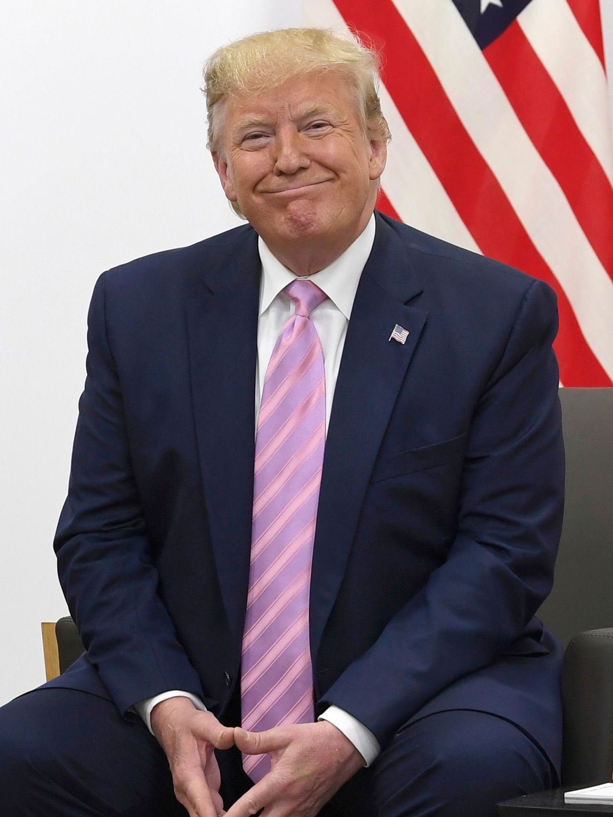 Präsident Donald Trump trifft sich am Rande des G20-Gipfels in Osaka, Japan, am 28. Juni 2019 mit dem russischen Präsidenten Wladimir Putin.