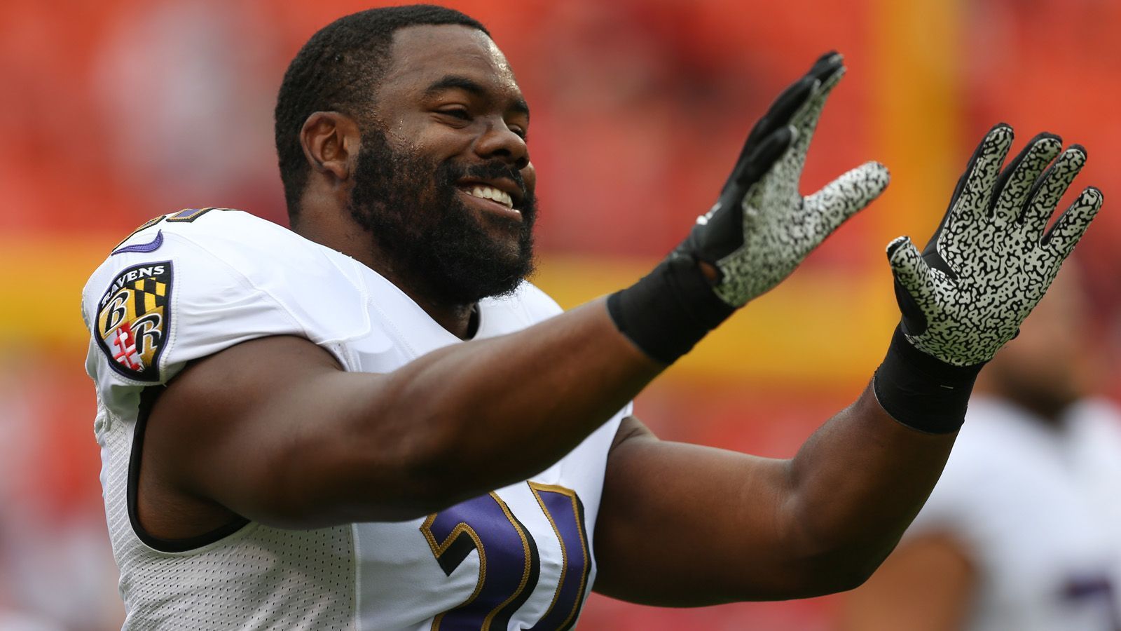 
                <strong>Running Back: Mark Ingram</strong><br>
                Knapp mussten sich die Baltimore Ravens mit 28:33 gegen die Kansas City Chiefs geschlagen geben. Wer allerdings Running Back Mark Ingram im Fantasy Manager ausgewählt hat, kann sich dennoch freuen. Denn neben drei Touchdowns schaffte er insgesamt 135 Yards Raumgewinn.Gesamtpunktzahl: 31
              