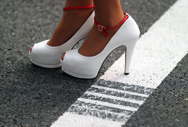 
                <strong>Sexy Formel 1</strong><br>
                Auch wenn die Formel 1-Piloten mal nicht über die Ziellinie kommen. Bei ihren heißen Fahrerfrauen finden sie bestimmt ganz schnell Trost
              