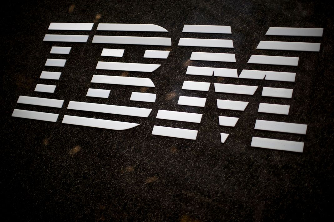 IBM will bei einigen Jobs weniger Menschen einstellen, weil ihre Tätigkeiten von Software auf KI-Basis übernommen werden können.