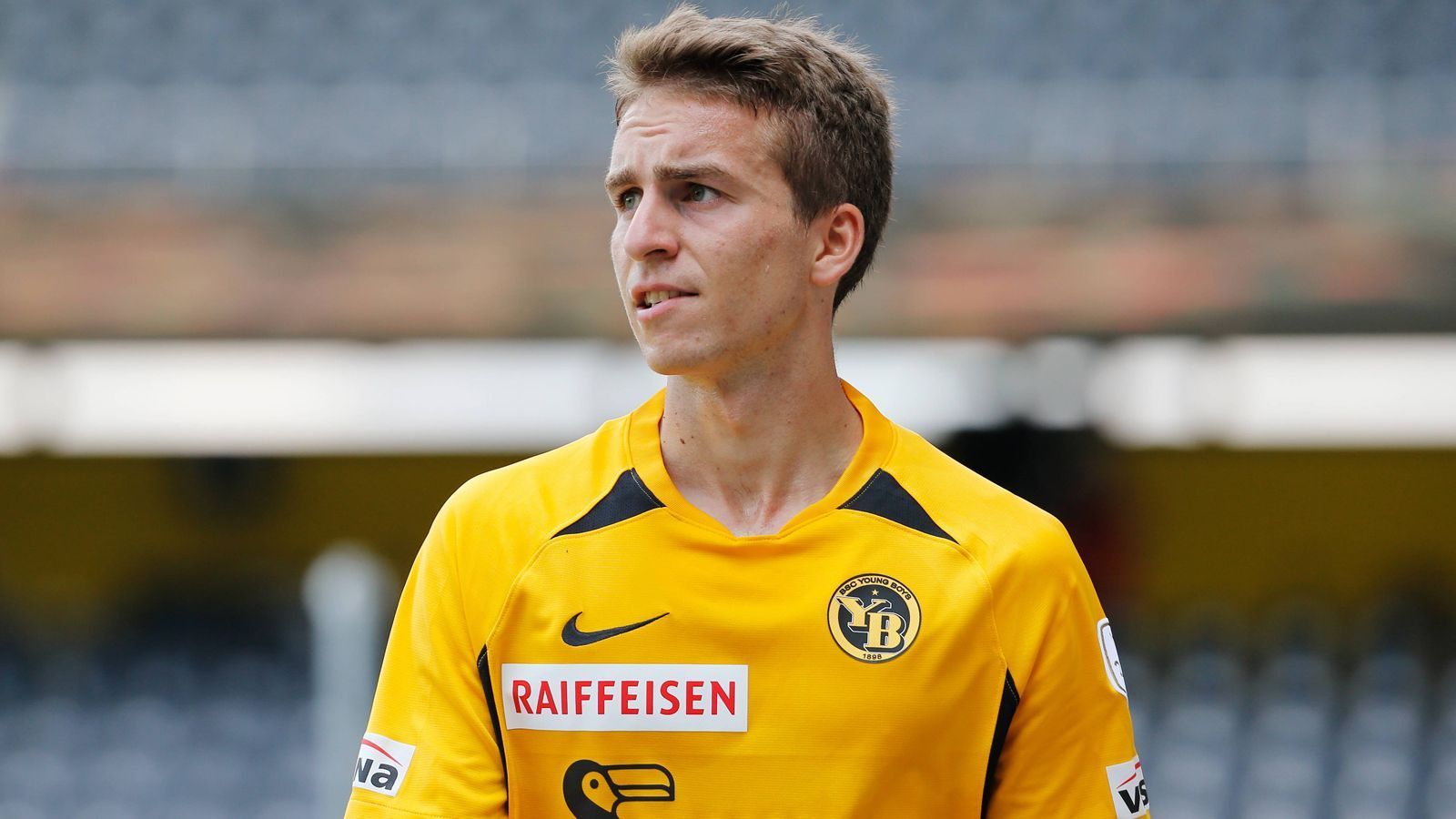 
                <strong>Gianluca Gaudino (Young Boys Bern)</strong><br>
                Beim Schweizer Meister Young Boys Bern tummelt sich ebenfalls ein deutscher Protagonist. Das einstige Bayern-Talent Gianluca Gaudino spielt dort seit Anfang 2019 und feierte zuletzt die erfolgreiche Titelverteidigung der Berner in der Schweizer Super League. Für den 22 Jahre alten Mittelfeldspieler Gaudino wäre die Champions-League-Gruppenphase kein Neuland mehr. Denn bereits in der Saison 2014/15 kam das damalige Bayern-Juwel unter Pep Guardiola beim 3:0-Sieg über ZSKA Moskau zum Einsatz.
              