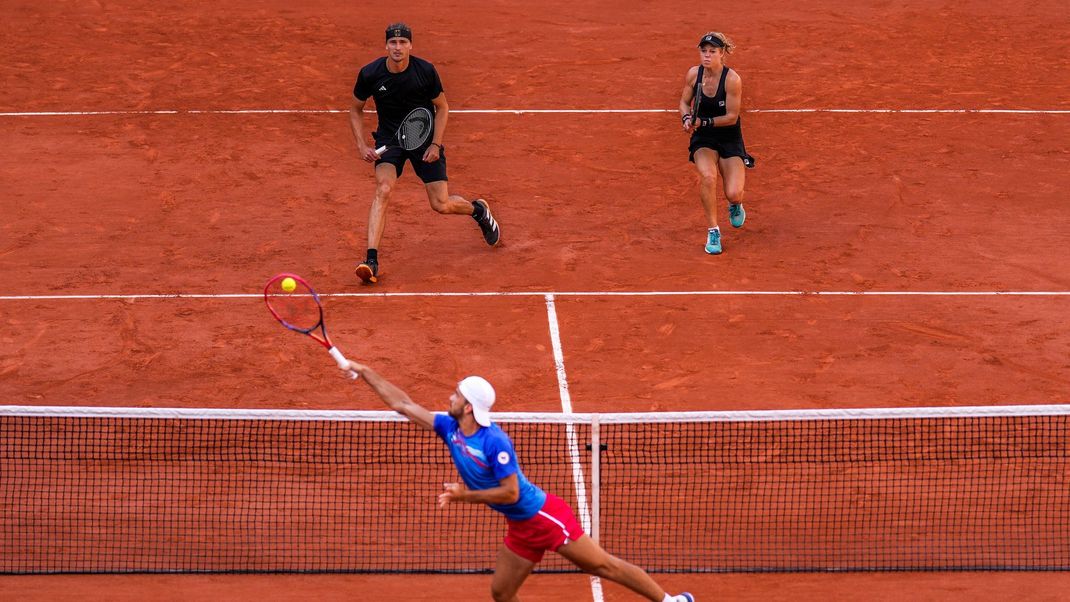 Das Duo Zverev (l.) und Siegmund (r.) sind nach der ersten Runde bei Olympia geflogen.