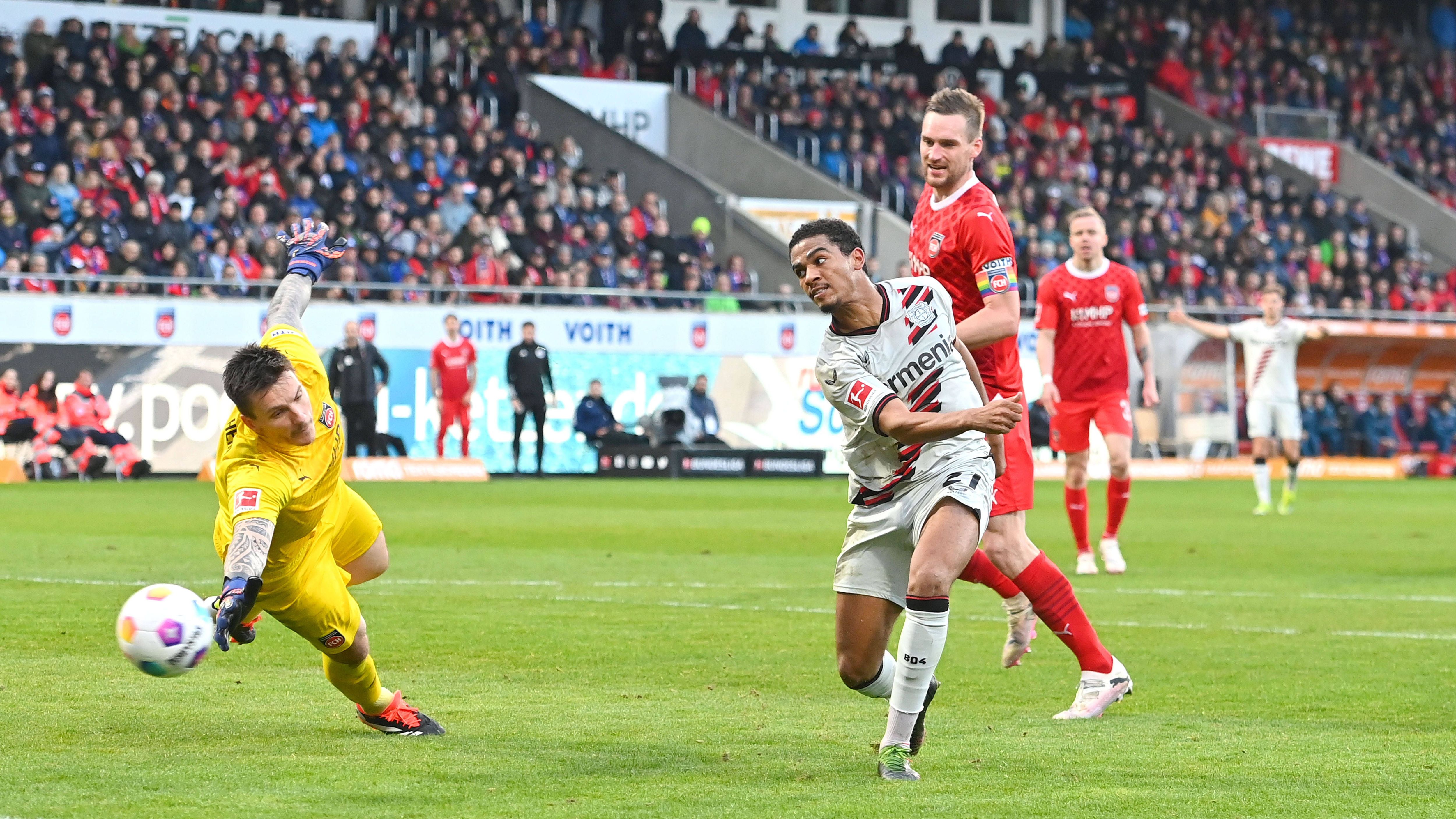 <strong>1. FC Heidenheim - Bayer 04 Leverkusen (1:2)</strong><br>- Torschütze: Amine Adli - Treffer zum 0:2 (81.)<br>- Wettbewerb: Bundesliga, 22. Spieltag (17.02.2024)<br>- Gewonnene Punkte: 2