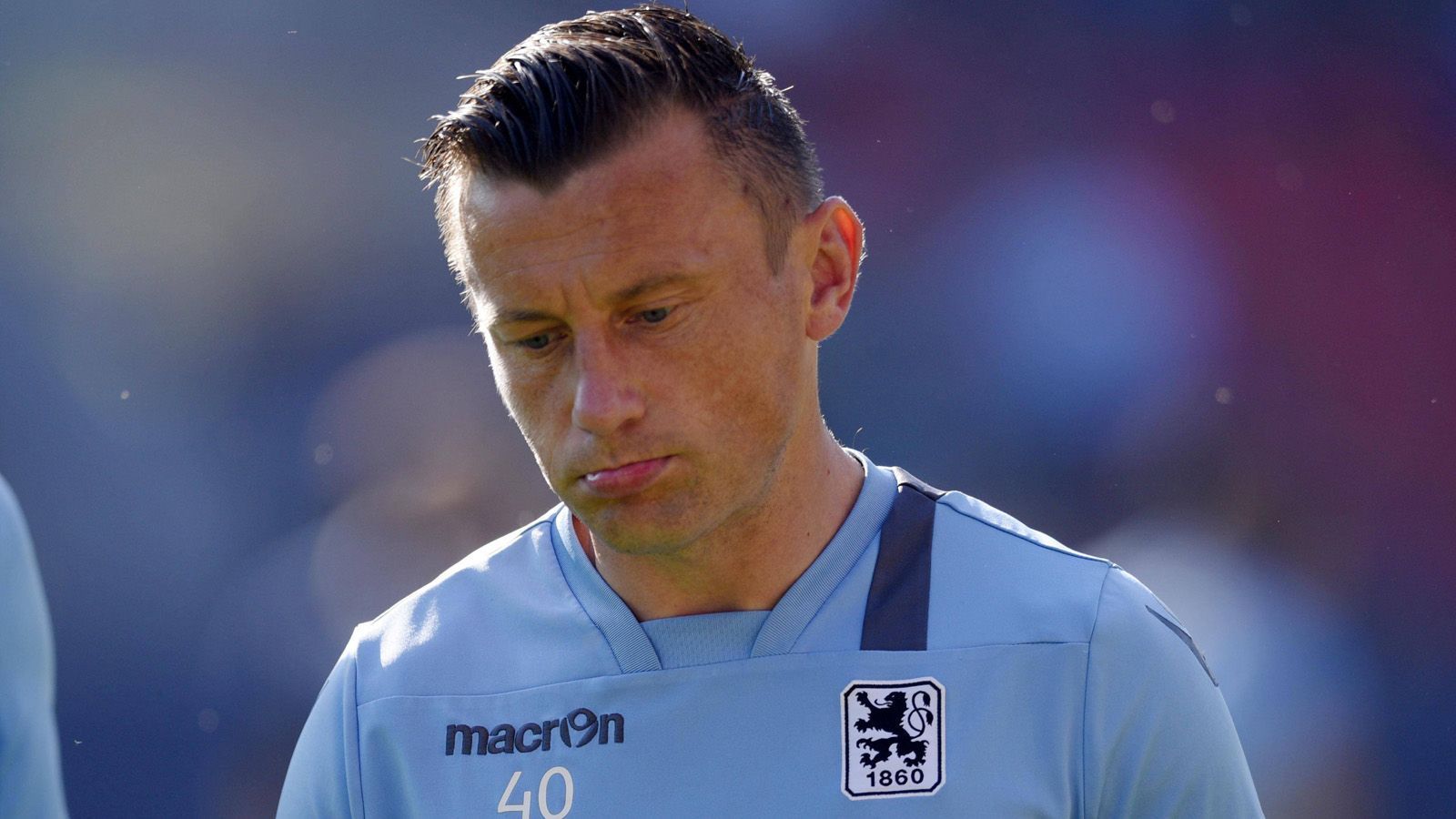 
                <strong>Sturm: Ivica Olic</strong><br>
                Der 104-malige kroatische Nationalspieler und Ex-Stürmer des FC Bayern München ließ seine Karriere 2016/2017 bei 1860 München ausklingen. Ivica Olic schoss in der 2. Bundesliga fünf Tore, konnte den Abstieg allerdings nicht verhindern und beendete daraufhin seine Karriere.
              