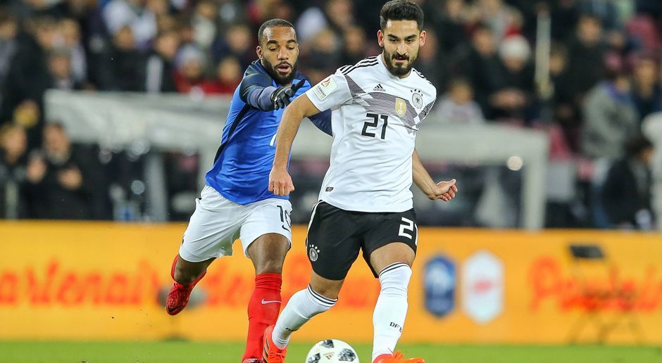 
                <strong>Ilkay Gündogan</strong><br>
                Noch so ein Erkenntnisgewinn für Löw: Auf den Außen fühlt sich Gündogan nicht wohl. Findet dort nur schwerfällig ins Spiel, mit wenigen guten Aktionen. Zieht zwar auch oft in die Mitte, viel besser wird es dadurch aber auch nicht. Wirkt insgesamt ein wenig verloren. Muss in der 65. Minute runter. ran-Note: 4
              