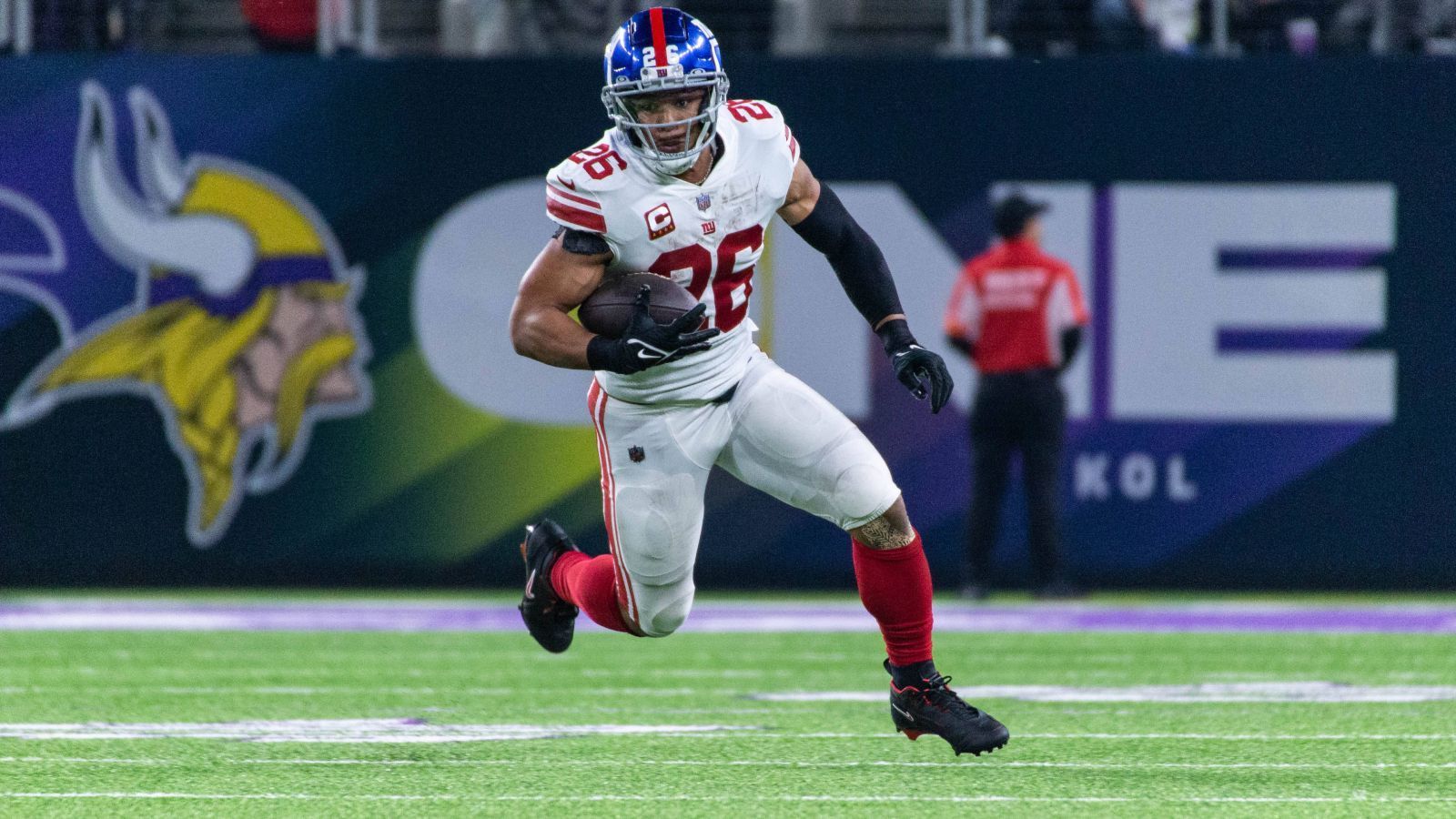 
                <strong>Platz 31: Saquon Barkley</strong><br>
                &#x2022; Team: New York Giants<br>&#x2022; Position: Running Back<br>&#x2022; Platzierung im Vorjahr: 41<br>
              