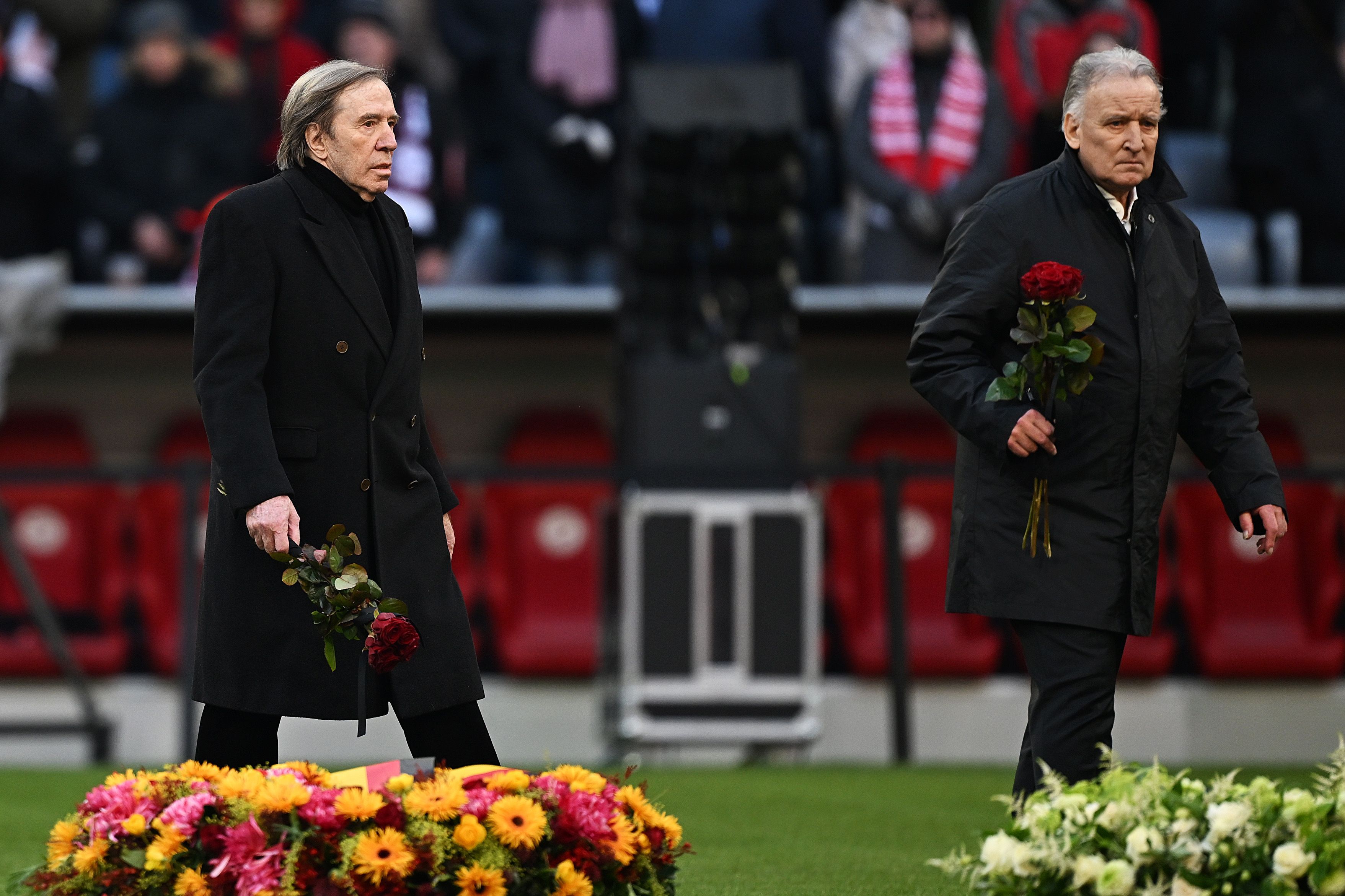 Trauerfeier Für Franz Beckenbauer: Die Bewegenden Bilder Vom Kaiser ...