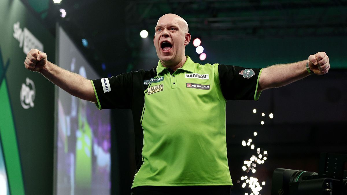 2024/25 Paddy Power World Darts Championship - Day Fourteen