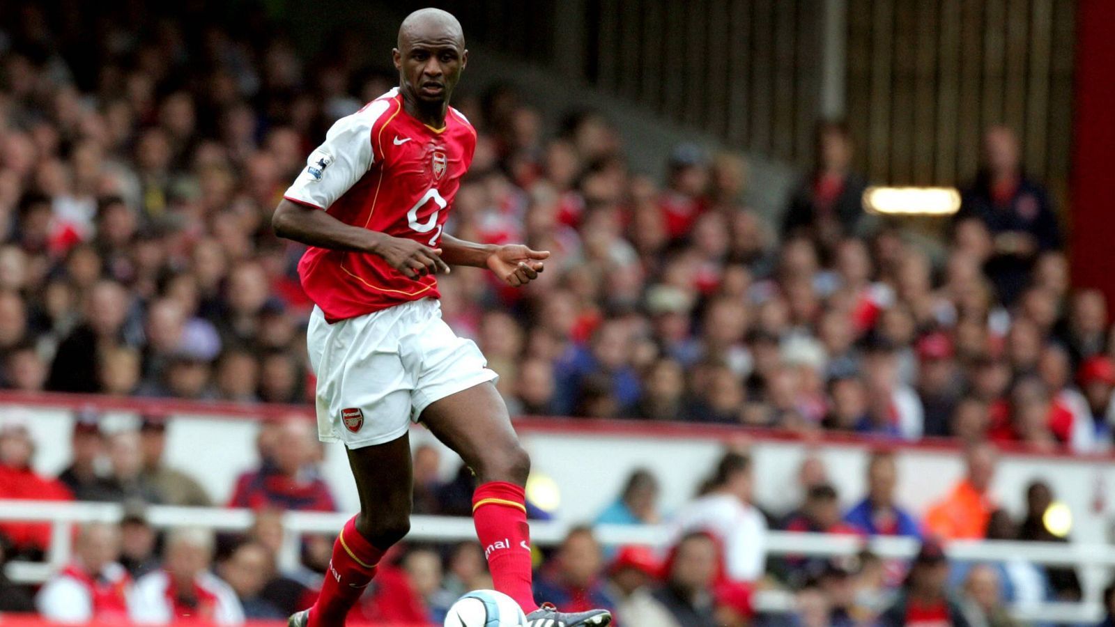 
                <strong>Patrick Vieira</strong><br>
                Premier-League-Spiele: 307 - Premier-League-Tore: 31 -Vereine: FC Arsenal, Manchester City
              