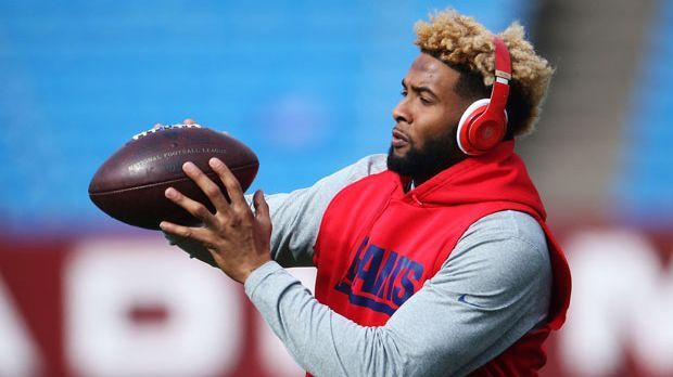 
                <strong>4. Odell Beckham jr. (New York Giants)</strong><br>
                4. Odell Beckham jr. (New York Giants) - Kaum zu glauben, aber wahr: Odell Beckham jr. bestritt 2015 erst seine zweite NFL-Saison. Der Wide Receiver ist von Anfang an eingeschlagen wie eine Bombe, ebenso wie seine Trikot-Verkäufe. Der Rookie of the Year 2014 schafft den Sprung von Platz 57 in die Top 5.
              