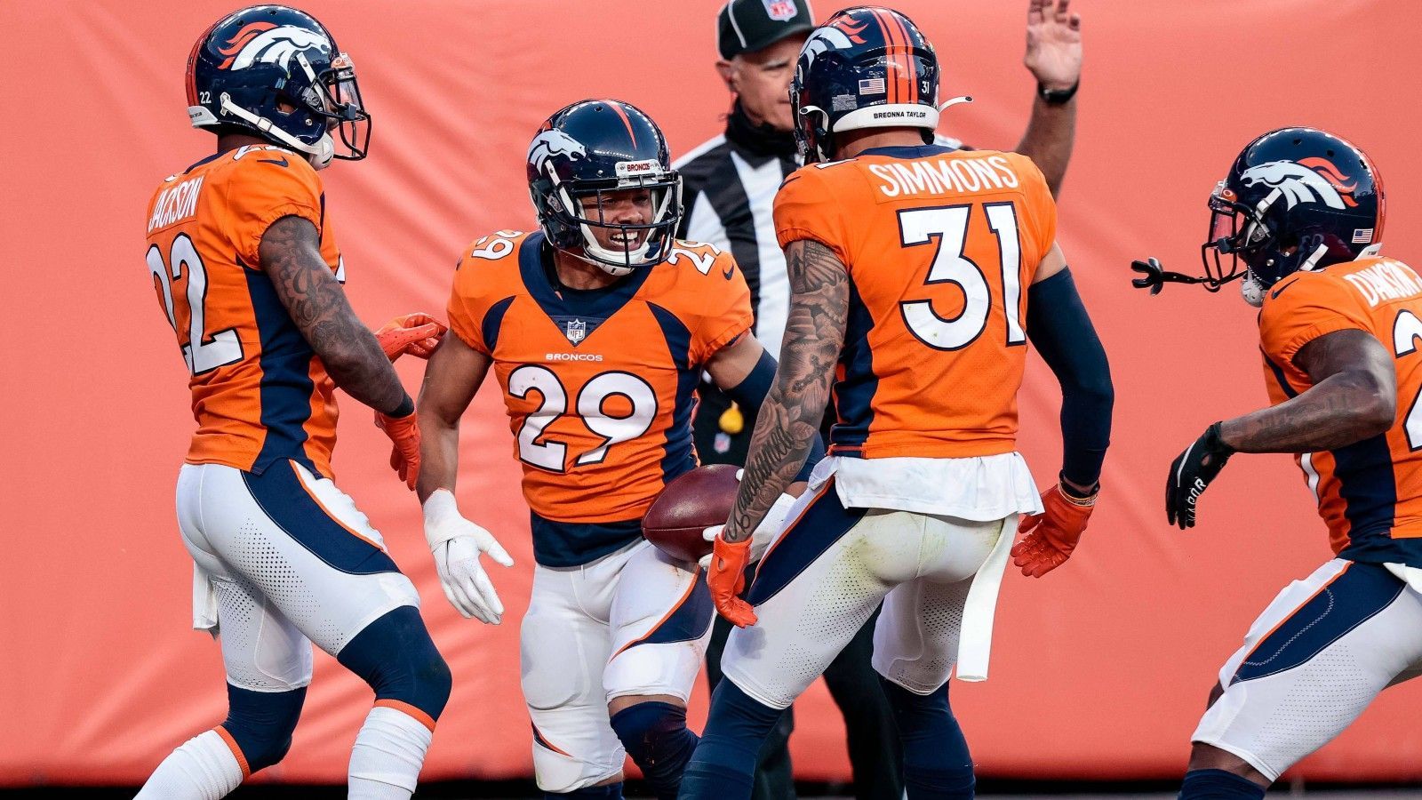 <strong>Platz 25: Denver Broncos<br></strong><br>Erzielte Interceptions: 138<br>Erzielte Fumbles: 87<br>Takeaways gesamt: 225&nbsp;<br><br>Kassierte Interceptions: 153<br>Kassierte Fumbles: 94<br>Giveaways gesamt: 247<br><br>Turnover-Differenz: -22