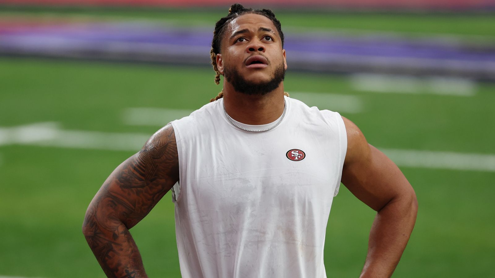 <strong>Chase Young (San Francisco 49ers)</strong>&nbsp;<br>Schwierige Situation. Nach vielen enttäuschenden Auftritten performte Young im Super Bowl plötzlich auf bekanntem Niveau und überzeugte. Auch zusammen mit dem Mate aus College-Zeiten Nick Bosa würde eine weitere Verpflichtung Sinn ergeben. Doch der Defensive End kostet ordentlich Geld bei einem längeren Vertrag. Vielleicht schnappt auch ein Team mit großem Need auf Pass Rush - wie die Atlanta Falcons - zu.