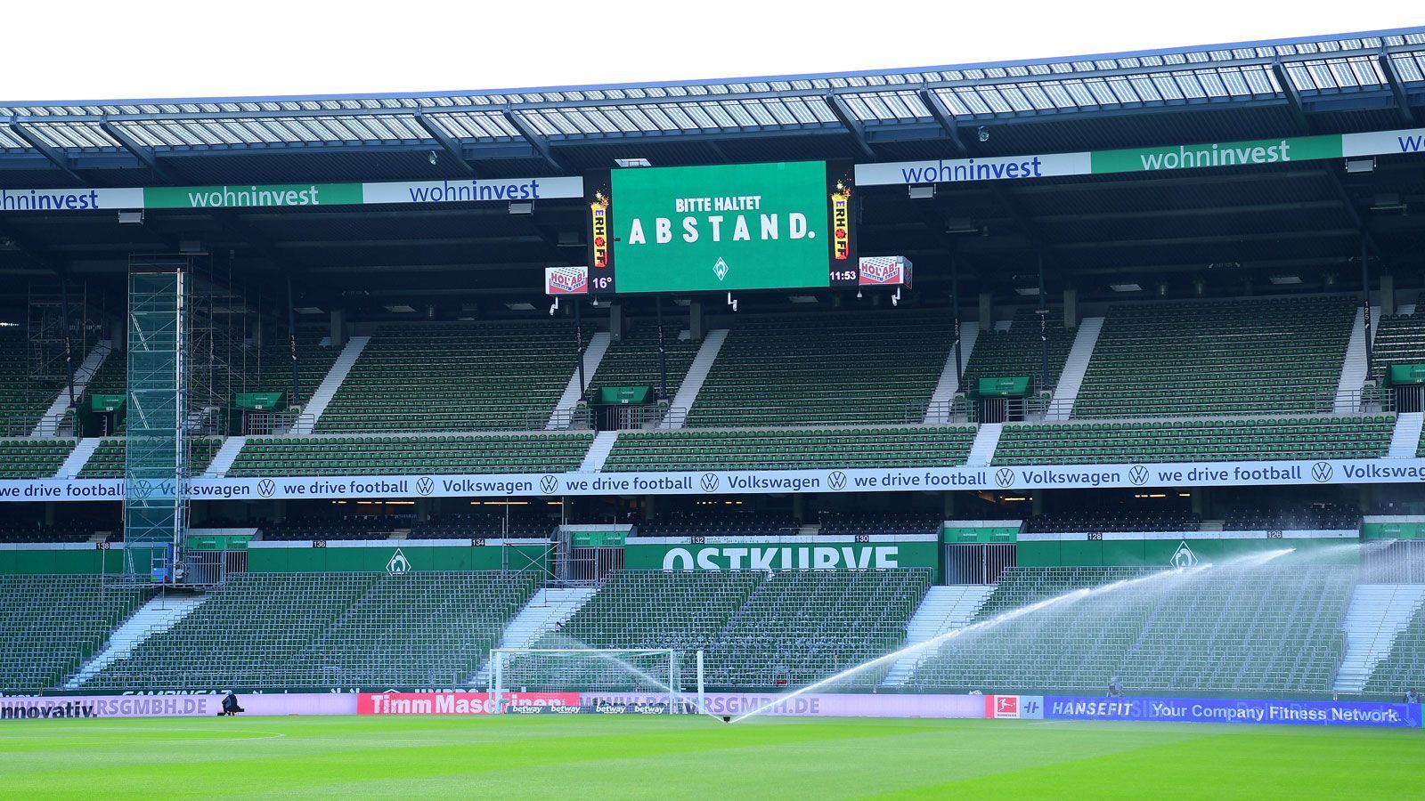 
                <strong>SV Werder Bremen</strong><br>
                Stadion: WOHNINVEST-WeserstadionKapazität: 42.100Vorgehen: Bereits gekaufte Dauerkarten werden für Geisterspiele erstattet
              