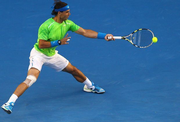 
                <strong>Januar 2012, Knieprobleme </strong><br>
                Immer wieder zwingt sein lädiertes Knie Nadal zum Pausieren. Der Spanier kämpfte schon mehrfach mit solchen Verletzungen.
              