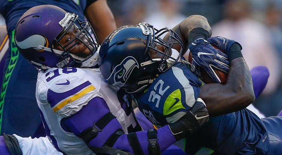 
                <strong>Week 2: Minnesota Vikings vs. Seattle Seahawks (18. August)</strong><br>
                In Woche zwei könnte der deutsche Wide Receiver Moritz Böhringer gegen die Legion of Boom antreten. Zumindest theoretisch. Ob Böhringer, Richard Sherman und Co. auf dem Platz stehen werden, bleibt abzuwarten. Bei den Minnesota Vikings wird wohl Running Back Dalvin Cook erste Einsatzzeiten erhalten. Bei den Seattle Seahawks muss sich dagegen die Offensive Line bewähren.
              