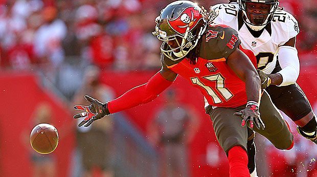 
                <strong>Tampa Bay Buccaneers</strong><br>
                Tampa Bay Buccaneers: Das Team aus Florida verbreitet in dieser Saison keinen Schrecken. Der Zug Richtung Playoffs fährt schon vor Weihnachten ab. Seit der Championship im Februar 2003 haben die "Bucs" nur zwei Playoff-Spiele bestritten - und beide verloren.
              