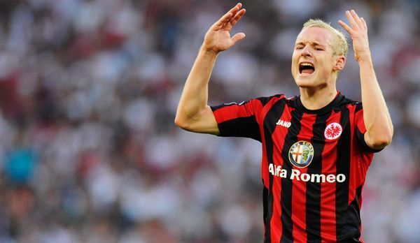 
                <strong>VfB Stuttgart - Eintracht Frankfurt 1:1</strong><br>
                Eine davon nutzt Alexandru Maxim. 2:1 für den VfB? Nein, das Tor wird wegen einer Abseitsstellung von Vedad Ibisevic nicht gegeben. Sebastian Rode führt sich also ganz umsonst auf
              