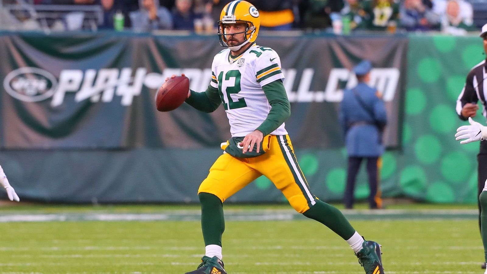 
                <strong>Platz 7: Aaron Rodgers</strong><br>
                Team: Green Bay PackersPosition: Quarterback
              