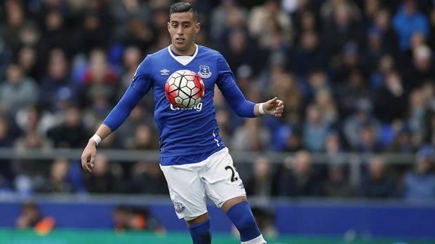 
                <strong>Ramiro Funes Mori (FC Everton)</strong><br>
                Evertons Argentinier Ramiro Funes Mori fällt schon seit April durchgehend aus. Wegen einer Meniskusverletzung musste sich der 26 Jahre alte Verteidiger zuletzt einer OP unterziehen. Der Heilungsprozess dauert wohl noch mehrere Monate. Mit einem Comeback des Nationalspielers wird bei den "Toffees" deshalb offenbar erst im Frühjahr 2018 gerechnet. Dann drängt für Mori natürlich die Zeit, um es möglichst noch in Argentiniens WM-Kader zu schaffen - falls sich die "Gauchos" ohne Mori überhaupt für die Endrunde in Russland qualifizieren können.
              