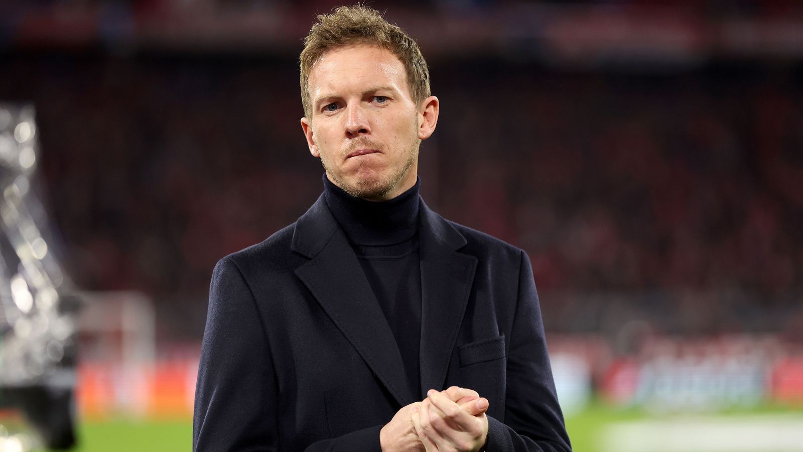 
                <strong>Pressestimmen zum Bayern-Aus von Trainer Julian Nagelsmann</strong><br>
                DEUTSCHLANDKicker: "Probleme auf und neben dem Platz. Das Nagelsmann-Aus ist nachvollziehbar."Frankfurter Allgemeine: "Nagelsmann konnte nicht mehr gewinnen. Die Vorstände in München stellen sich nicht mehr auf die Seite des Trainers, sondern auf die Seite der Spieler. Sie entscheiden sich mit der Entlassung von Julian Nagelsmann auch gegen ihre eigene Machart."Sport1: "Irrsinniges Bayern-Beben - Nagelsmann vor Aus!"
              