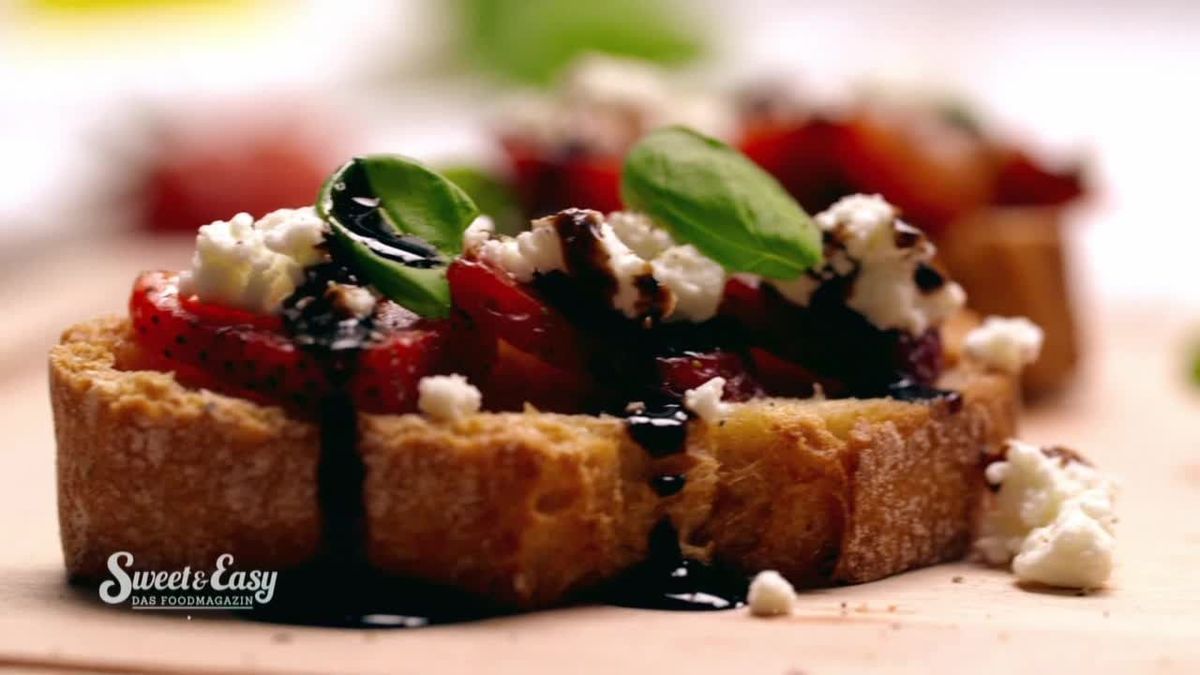 Bruschetta mit Ziegenkäse und Erdbeeren