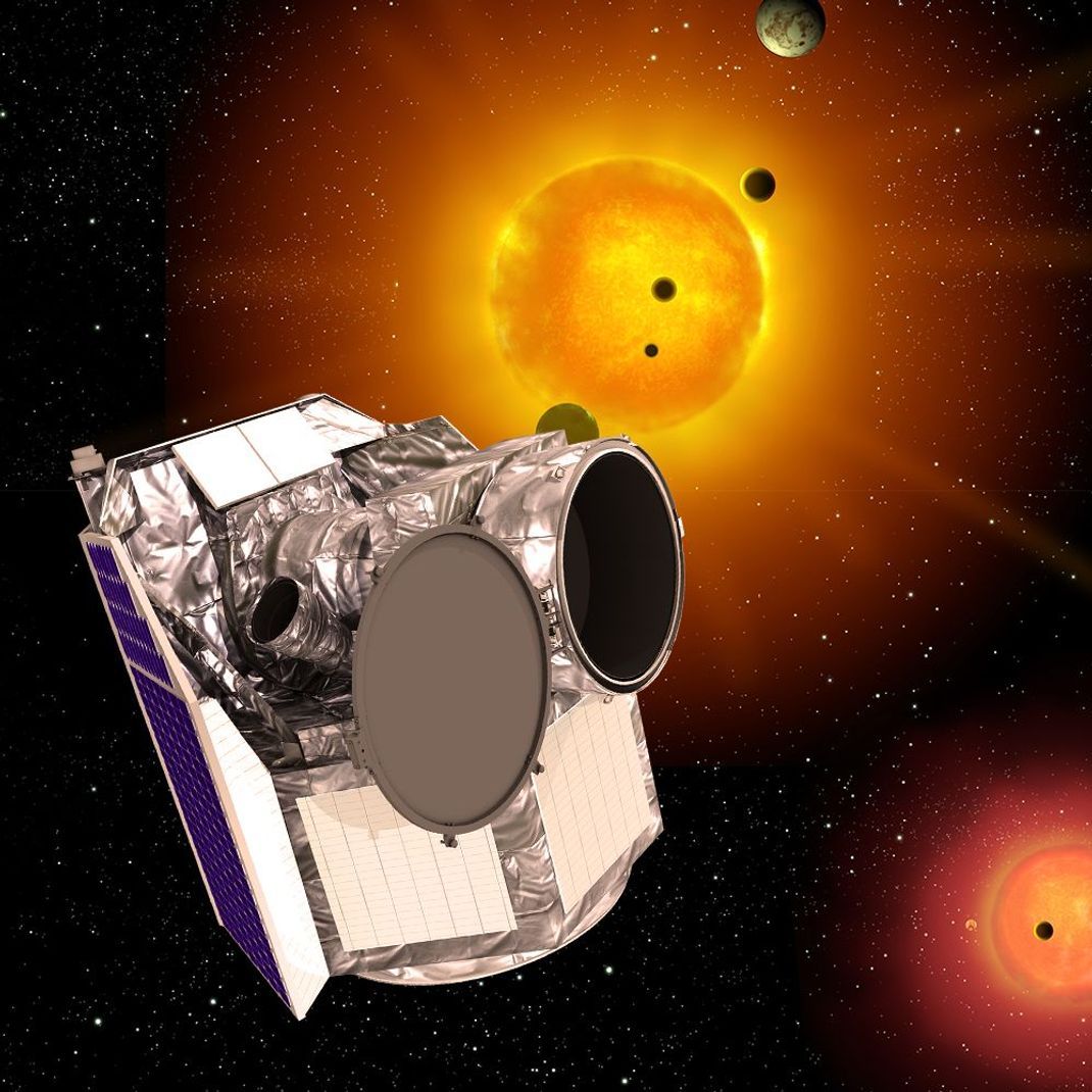 Das 290 Kilogramm schwere ESA-Weltraumteleskop CHEOPS beobachtet in 700 Kilometer Höhe seit 2020 Exoplaneten in der Umgebung des Sonnensystems.