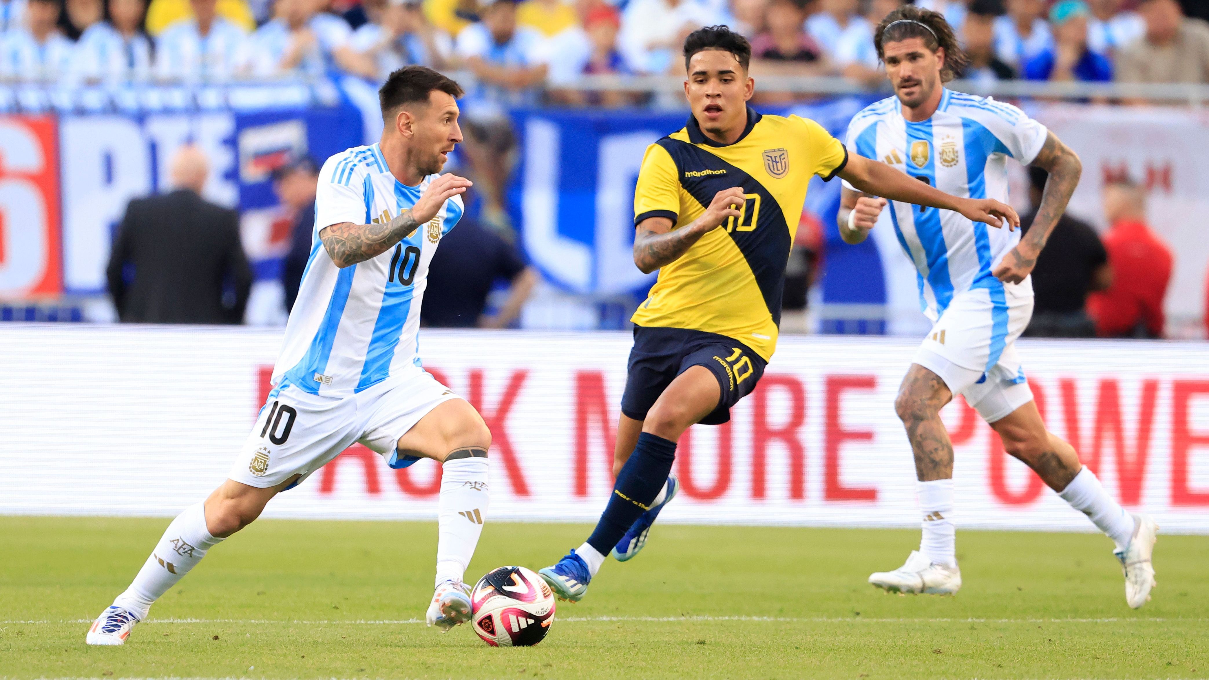 <strong>Kendry Paez (Ecuador)</strong><br>Ganz spannender Junge! Die Nummer zehn Ecuadors debütierte bei der Copa America und ist nun der siebtjüngste Spieler, der jemals im Turnier eingesetzt wurde. Der Linksfuß ist trotz seines jungen Alters bereits der Taktgeber seines Landes auf der Zehn. Der FC Chelsea sicherte sich schon seine Dienste, im Sommer 2025 wechselt er nach England.<br><strong>Verein:</strong> Independiente del Valle<br><strong>Alter:</strong> 17<br><strong>Marktwert</strong>: 12 Millionen Euro