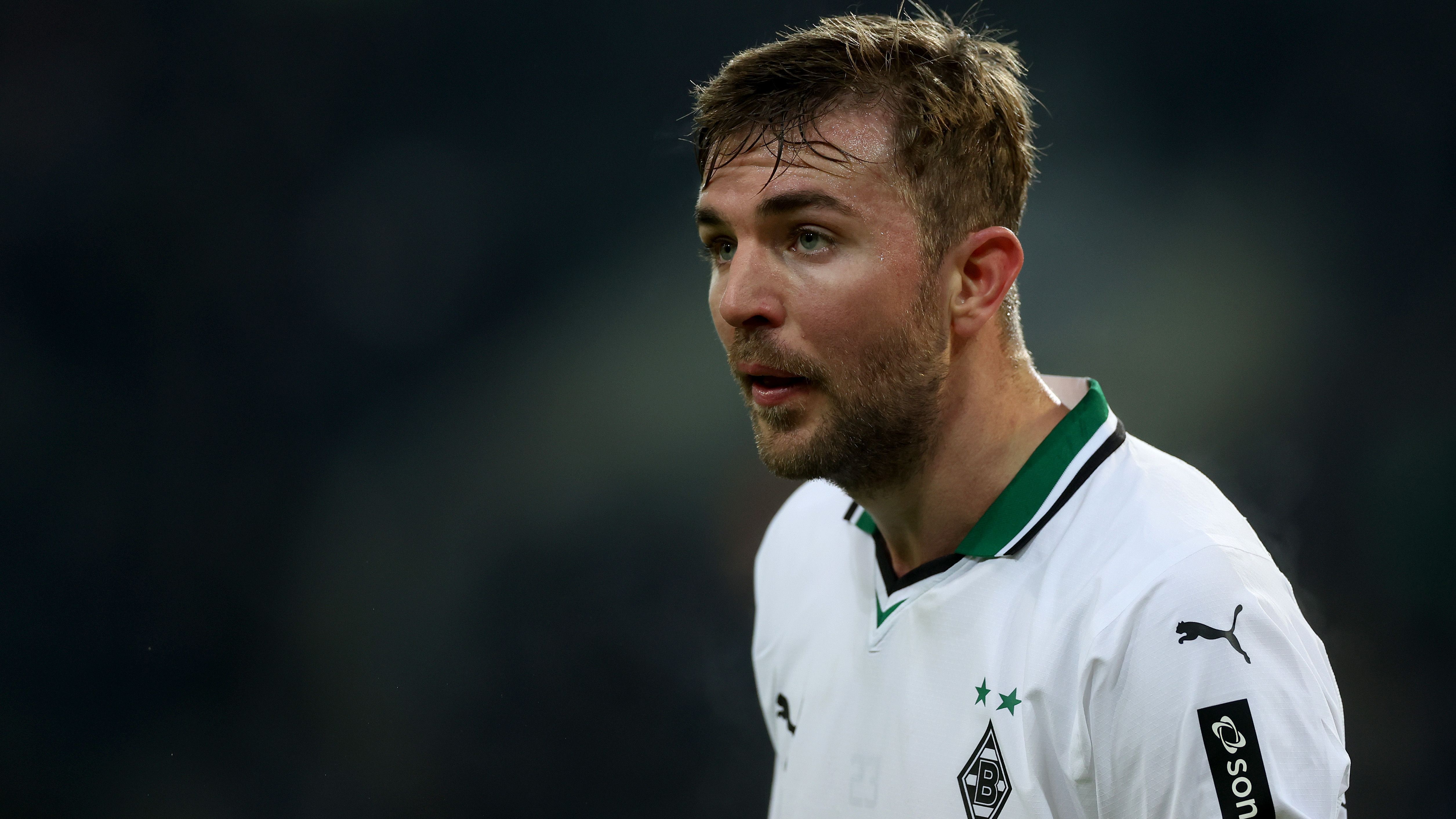 <strong>Christoph Kramer</strong><br>Baller League Team: Golden XI - Manager<br>Alter: 32<br>Position: Defensives Mittelfeld<br>Klubs: Borussia Mönchengladbach (286 Spiele, 11 Tore, 14 Assists), VfL Bochum (67 Spiele, 4 Tore, 3 Assists), Bayer Leverkusen (44 Spiele, 3 Assists)<br>Nationalmannschaft: Deutschland (12 Länderspiele)<br>Erfolge: Weltmeister 2014