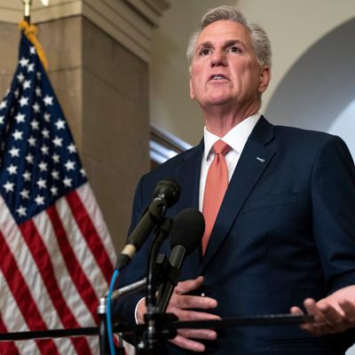 Kevin McCarthy, Vorsitzender des Repräsentantenhauses und Joe Biden müssen eine Einigung im Schuldenstreit finden.