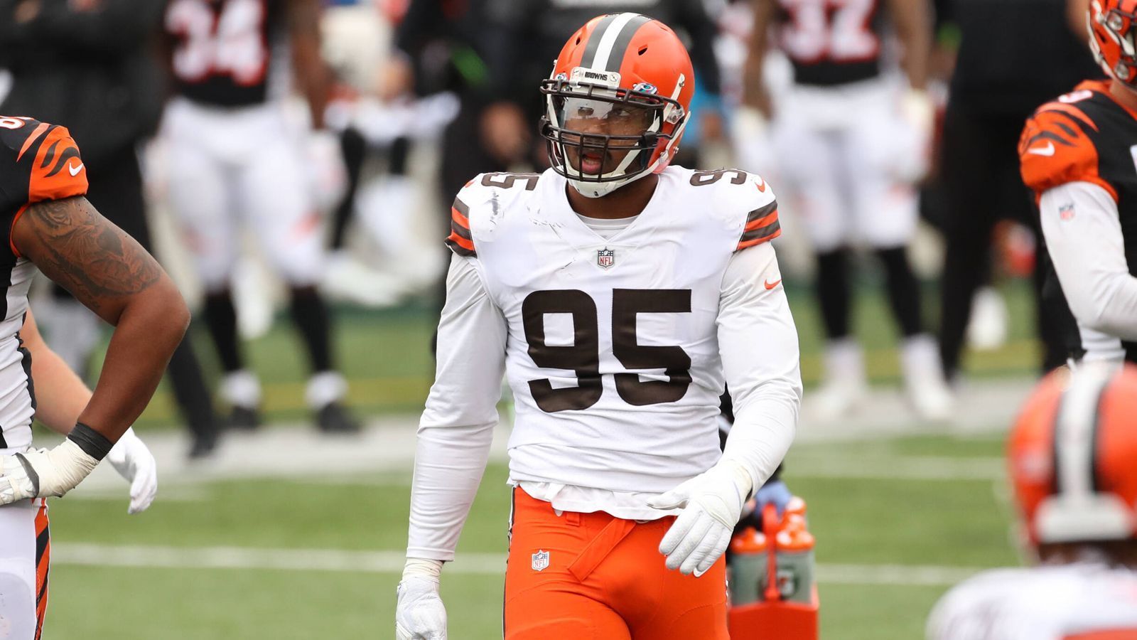 
                <strong>12. Myles Garrett (Cleveland Browns)</strong><br>
                Total Cash: 21.862.126 Dollar -Vertragslaufzeit: 2027 -Position: Defensive End -Alter: 25 
              