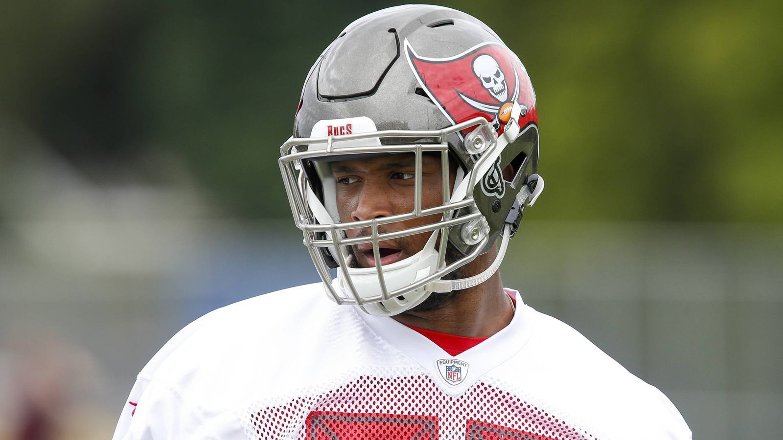 
                <strong>O.J. Howard zu den New England Patriots</strong><br>
                Die Patriots waren im vergangenen Oktober bereits an Howard interessiert, damals waren es die Tampa Bay Buccaneers aber nicht. Doch das Tight-End-Problem besteht nach dem Rücktritt von Rob Gronkowski immer noch, weshalb die Pats einen neuen Trade-Versuch starten werden. Diesmal mit Erfolg.
              