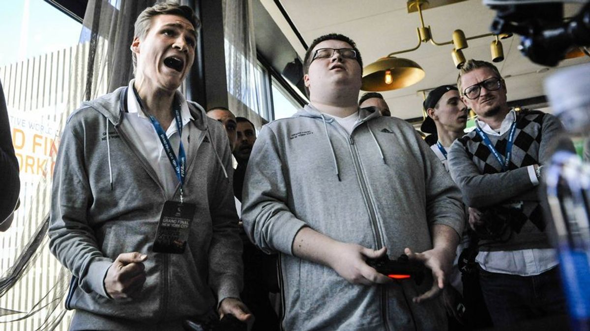 Benedikt Saltzer, FIWC