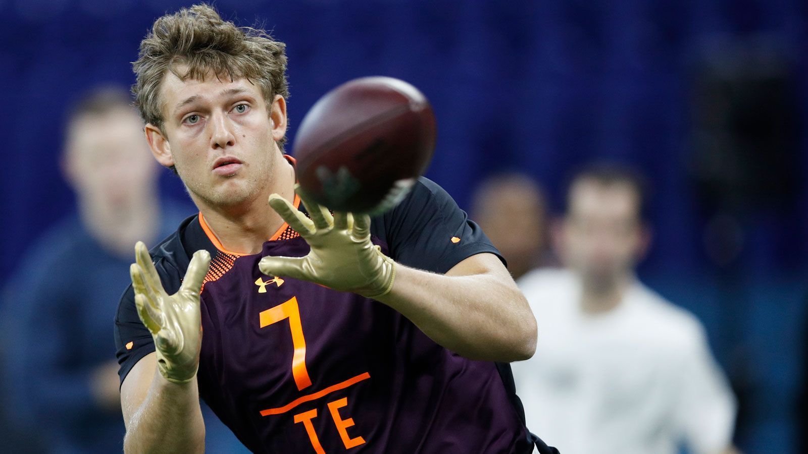 
                <strong>Pick 9: T.J. Hockenson - Buffalo Bills</strong><br>
                Position: Tight EndCollege: Iowa
              