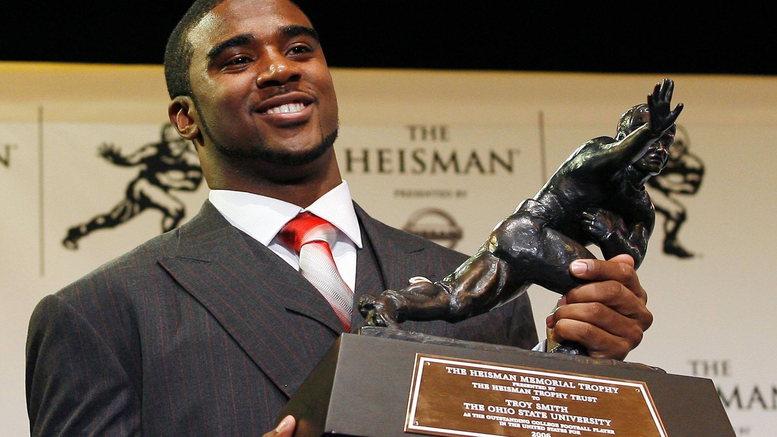 <strong>2006: Troy Smith</strong><br>
                Quarterback - Ohio State University
