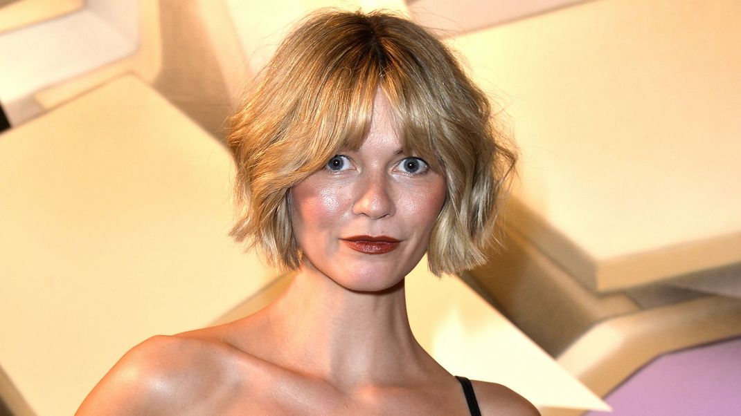 Louisa Mazzurana rockt den Short Bob.