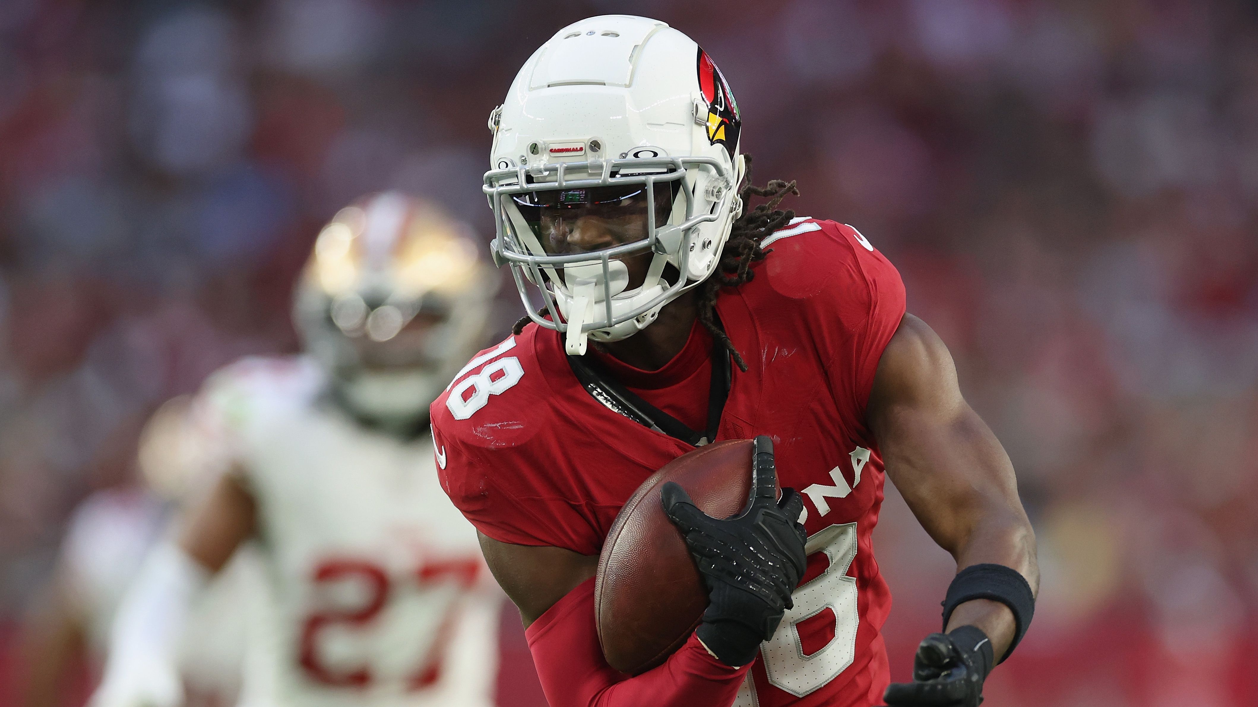 <strong>Arizona Cardinals: Marvin Harrison Jr. (Wide Receiver)</strong><br>880 Receiving Yards und acht Touchdowns sind für einen Rookie nicht schlecht. Und doch wirkte die erste Saison von Marvin Harrison Jr., der im Draft an Position vier ausgewählt wurde, etwas enttäuschend. Nach einem Jahr voller Höhen und Tiefen (mit zwei Spielen über 110 Yards, aber auch sieben unter 50 Yards) soll nun die Konstanz kommen. 2025 hat er die Chance, sein Potenzial endlich voll auszuschöpfen.